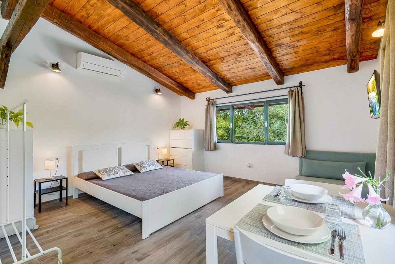 Ippotur Medieval Resort Кастельнуово-ди-Магра Экстерьер фото
