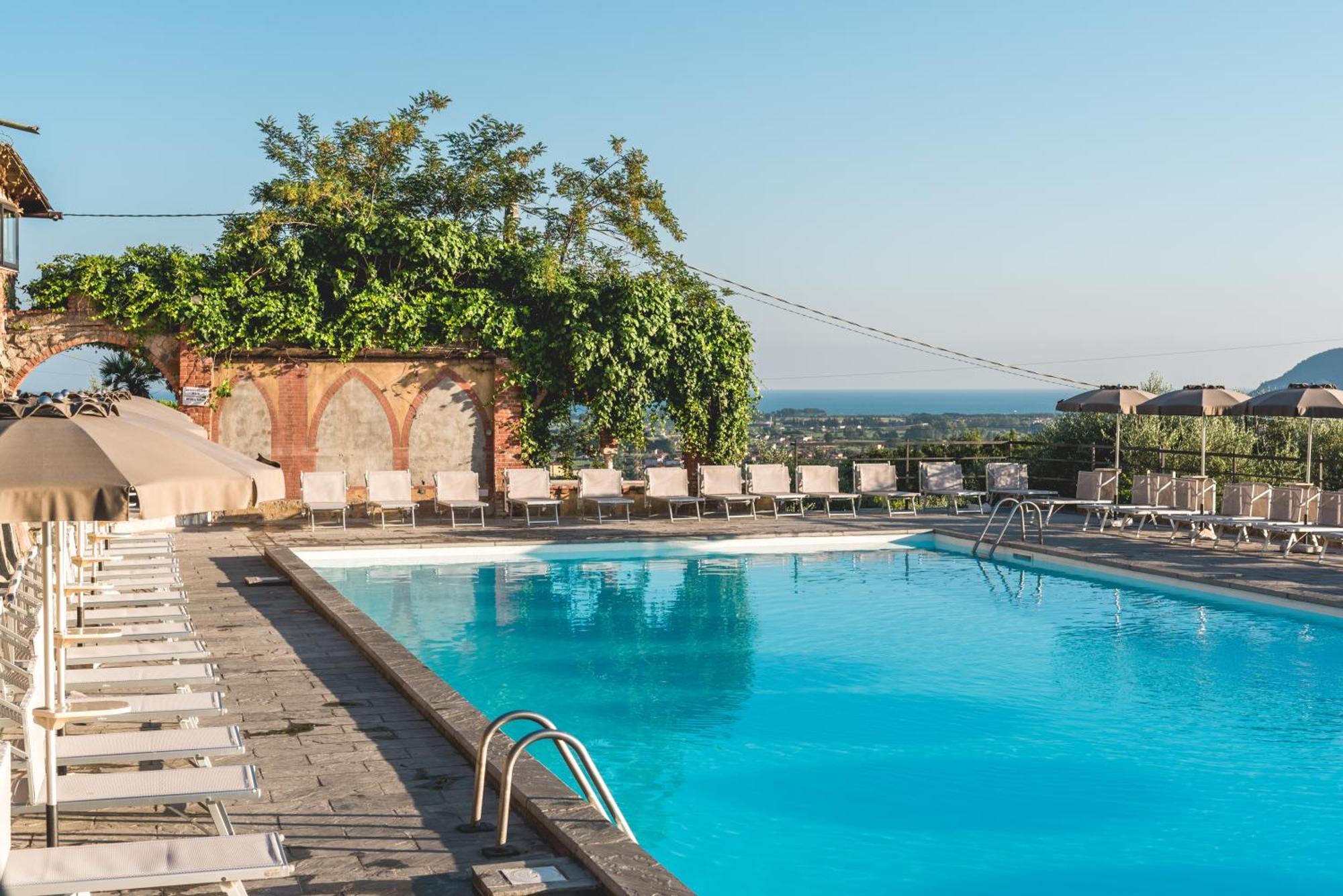 Ippotur Medieval Resort Кастельнуово-ди-Магра Экстерьер фото