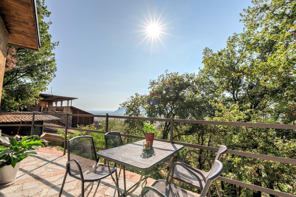 Ippotur Medieval Resort Кастельнуово-ди-Магра Экстерьер фото