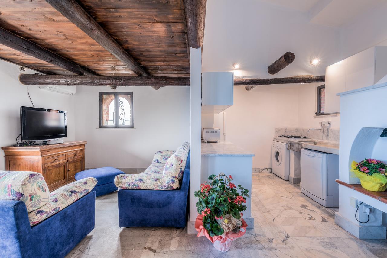 Ippotur Medieval Resort Кастельнуово-ди-Магра Экстерьер фото