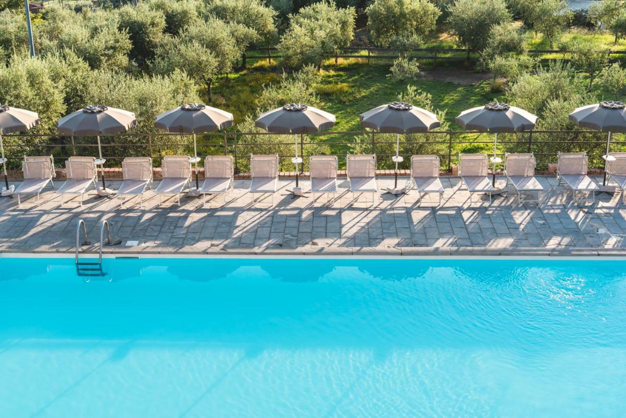Ippotur Medieval Resort Кастельнуово-ди-Магра Экстерьер фото