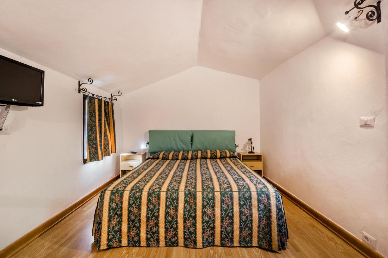 Ippotur Medieval Resort Кастельнуово-ди-Магра Экстерьер фото